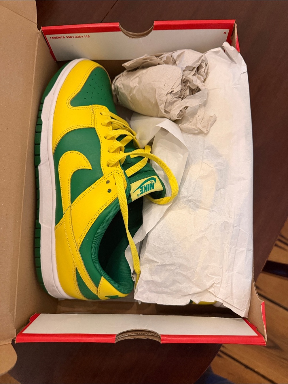 Nike Low-Top Sneakers in Yellow & Green